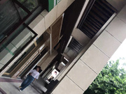 廁拍大神潛入某商城餐廳公共女廁近距離拍攝漂亮妹子如廁 肥嫩逼逼看得誘惑十足 露臉高清無水印