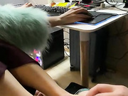 麦穗小姐姐足交，一边玩吃鸡，一边玩弄真鸡，这双足太美啦，足交真是太爽了，一边语音指挥队友快跟上来 ！