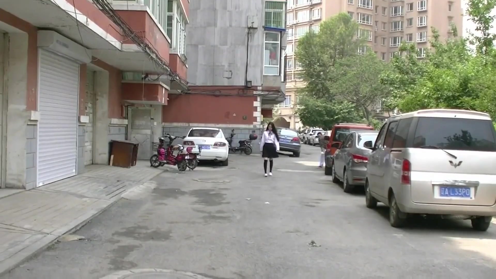 【全網首發】【國產自拍】國產定制情景劇之水手制服短裙美女街上瞎逛 被色狼盯上弄暈後扛回家各種玩弄 高清無水印原版