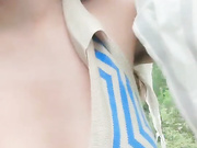 爆乳美少妇勾搭田里除草大爷田里老汉腰杆子就是硬干到求饶