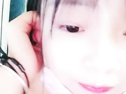 年龄不大双马尾巨乳妹子全裸扣逼喜欢不要错过