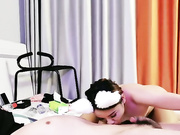 被骚货舔的爽呆了各种姿势抽插骚逼淫水直流