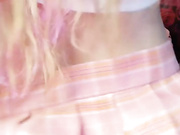 DJ女神跟着音乐的节拍一起摇起来的裸衣舞