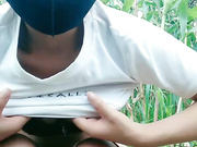 剧情演绎小少妇户外田间地头勾搭农民啪啪性爱