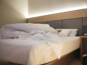 3000网约00后软萌小仙女沙发掰穴舌吻啪啪