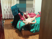 绿帽男找代驾司机迷玩自家女友死猪裸体被抱到房间迷操